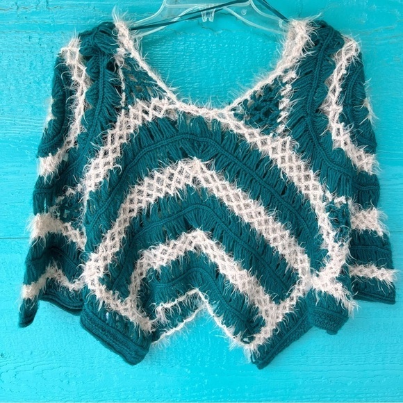 GRIFFLIN PARIS WOOL BLEND MOHAIR LOOSE KNIT CROP TOP SIZE MEDIUM - Picture 3 of 6